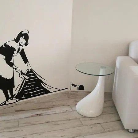 White Maison * San Demetrio ne' Vestini
